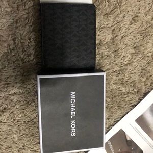 Michael kors wallet